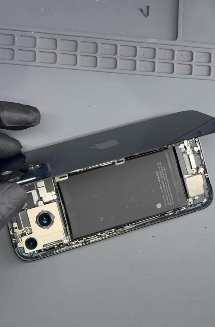 otworzony-iphone-naprawa